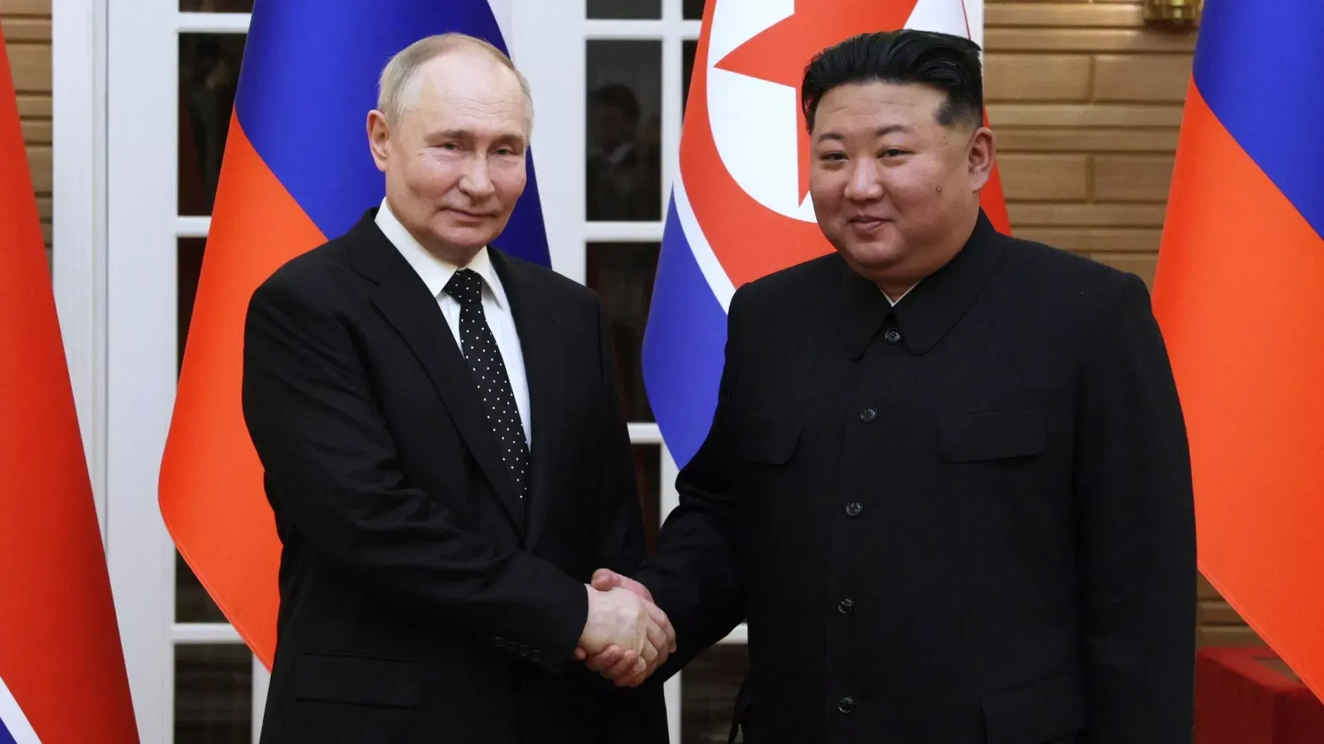 Ким Чен Ын поздравил Путина с днем рождения, подчеркнув, что под его руководством Росси...