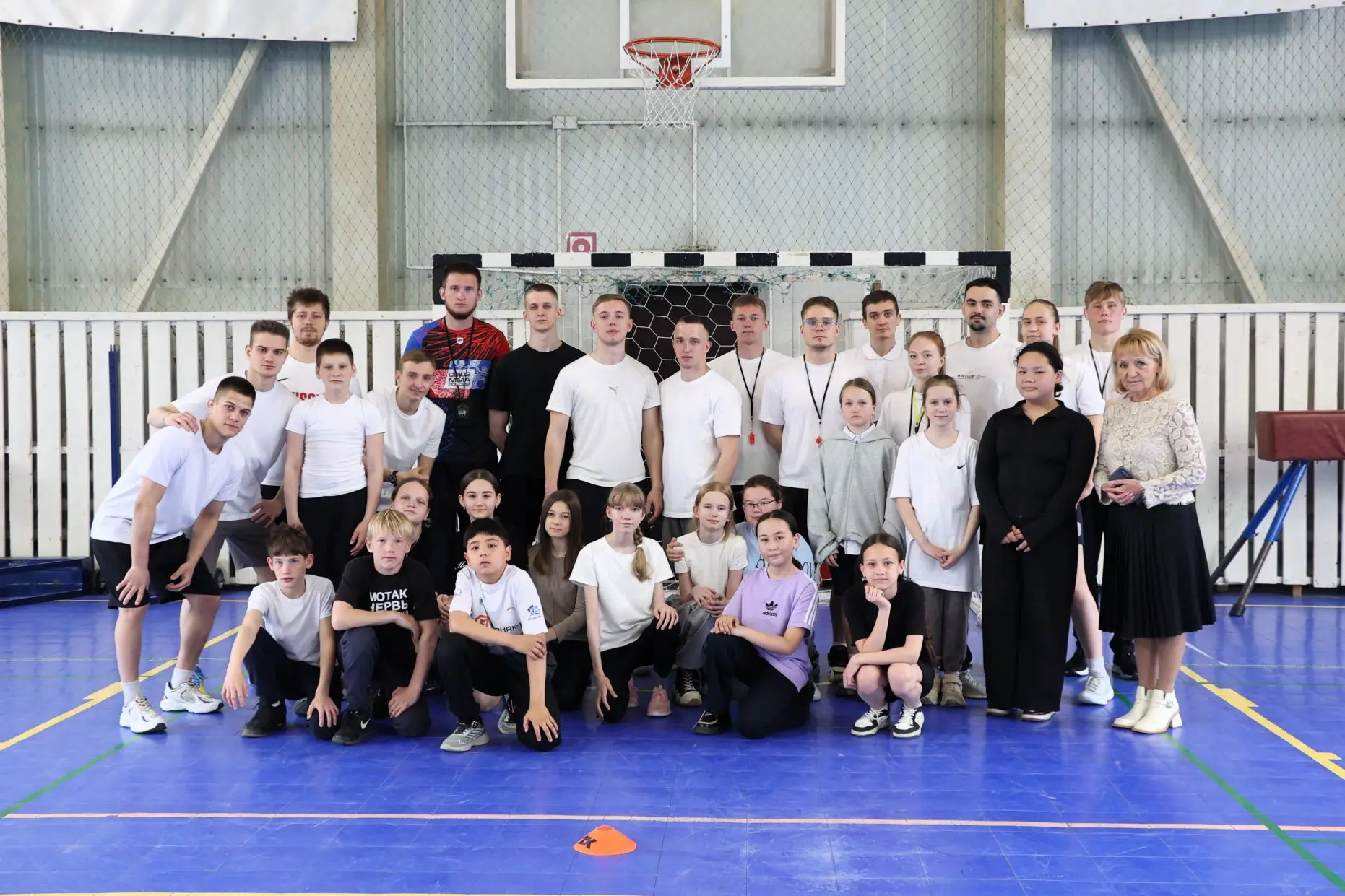 🏫 От теории к практике: студенты СахГУ провели первый открытый урок для школьников  В МАОУ СОШ №16 г