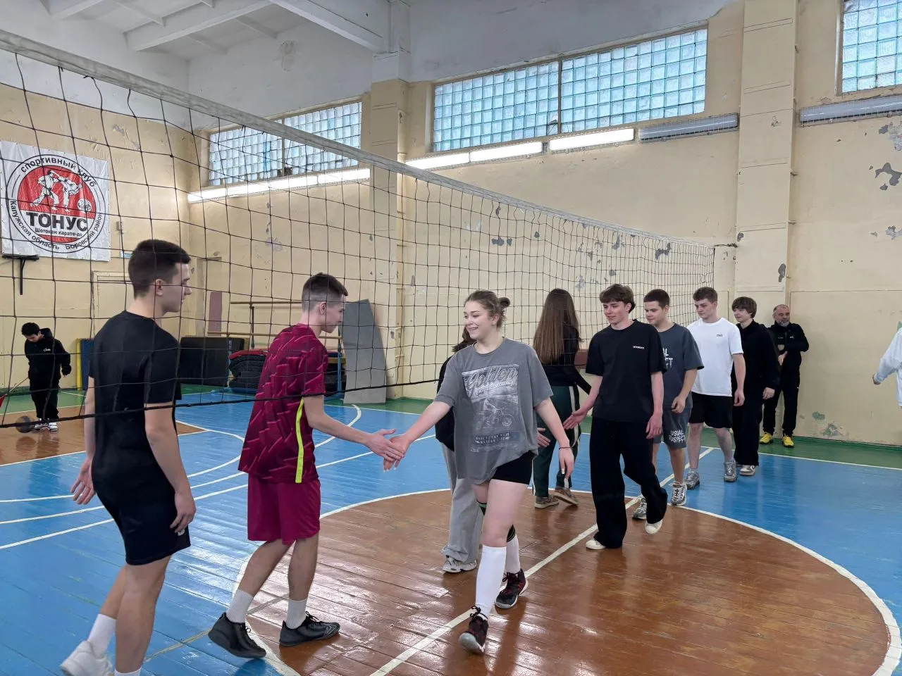 13 и 16 февраля в спортивном зале прошел уже второй турнир по волейболу среди старшеклассников. В эт