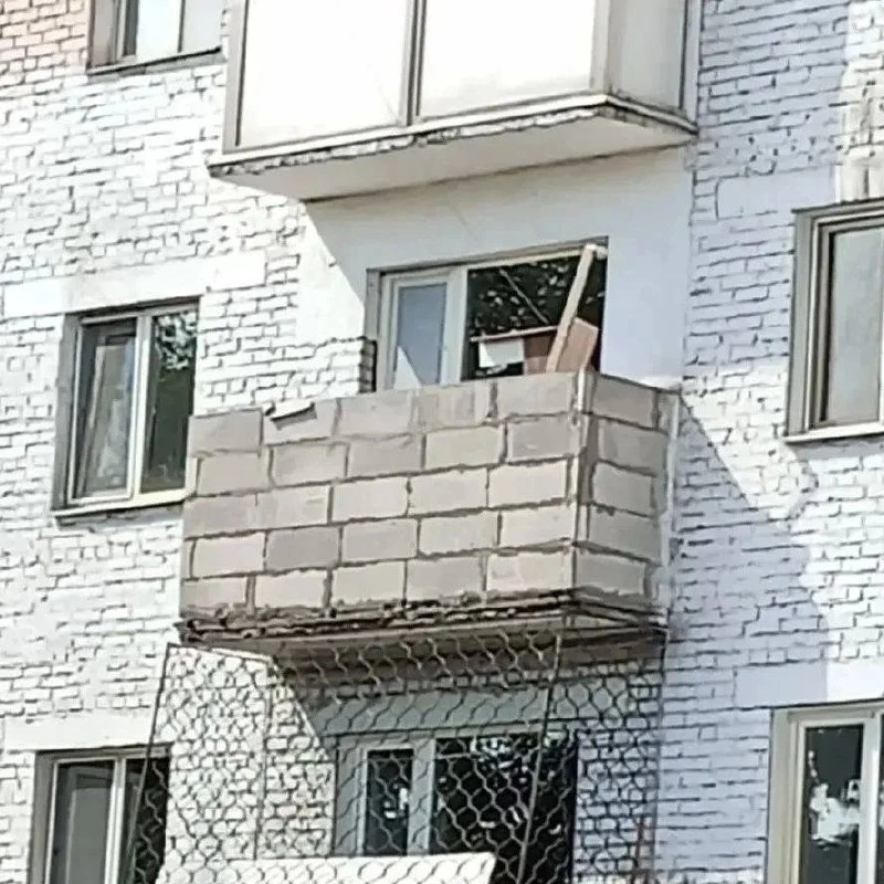 ⚡️В Кызыле владельца квартиры обязали демонтировать самовольно построенный балкон.