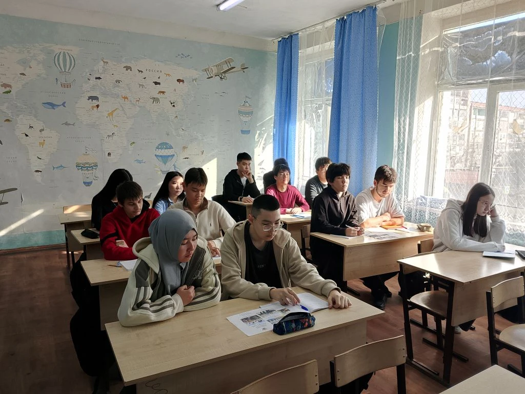 🛡 Профориентация: путь в правоохранительные органы для 10-х классов!  На этой неделе в нашей школе с