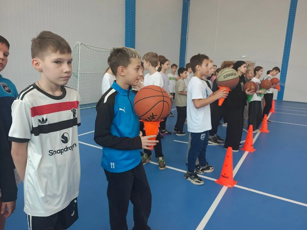 Новогодний спортивный драйв для 5-6 классов! Вчера в нашей школе кипели страсти на самых энергичных 