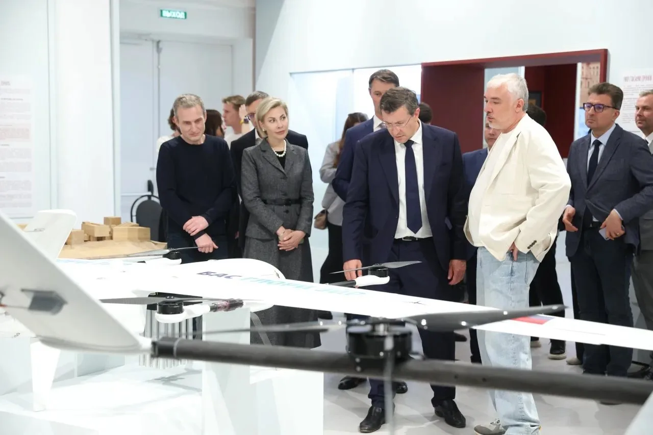 🛩 В выставочном Пакгаузе обновилась экспозиция «Небо выходит на работу» — о современны...