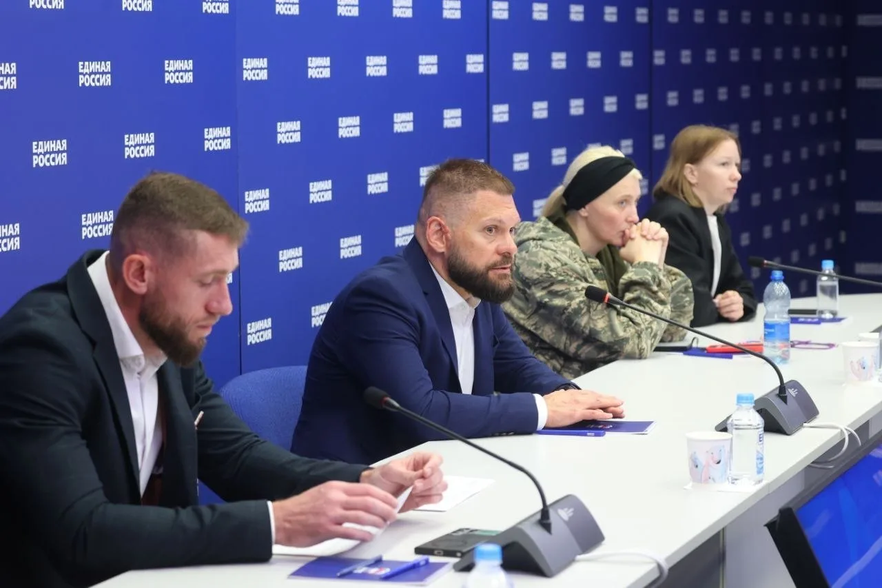 🇷🇺 Поддержка семей участников СВО станет ещё эффективнее: «Единая Россия» прорабатыва...