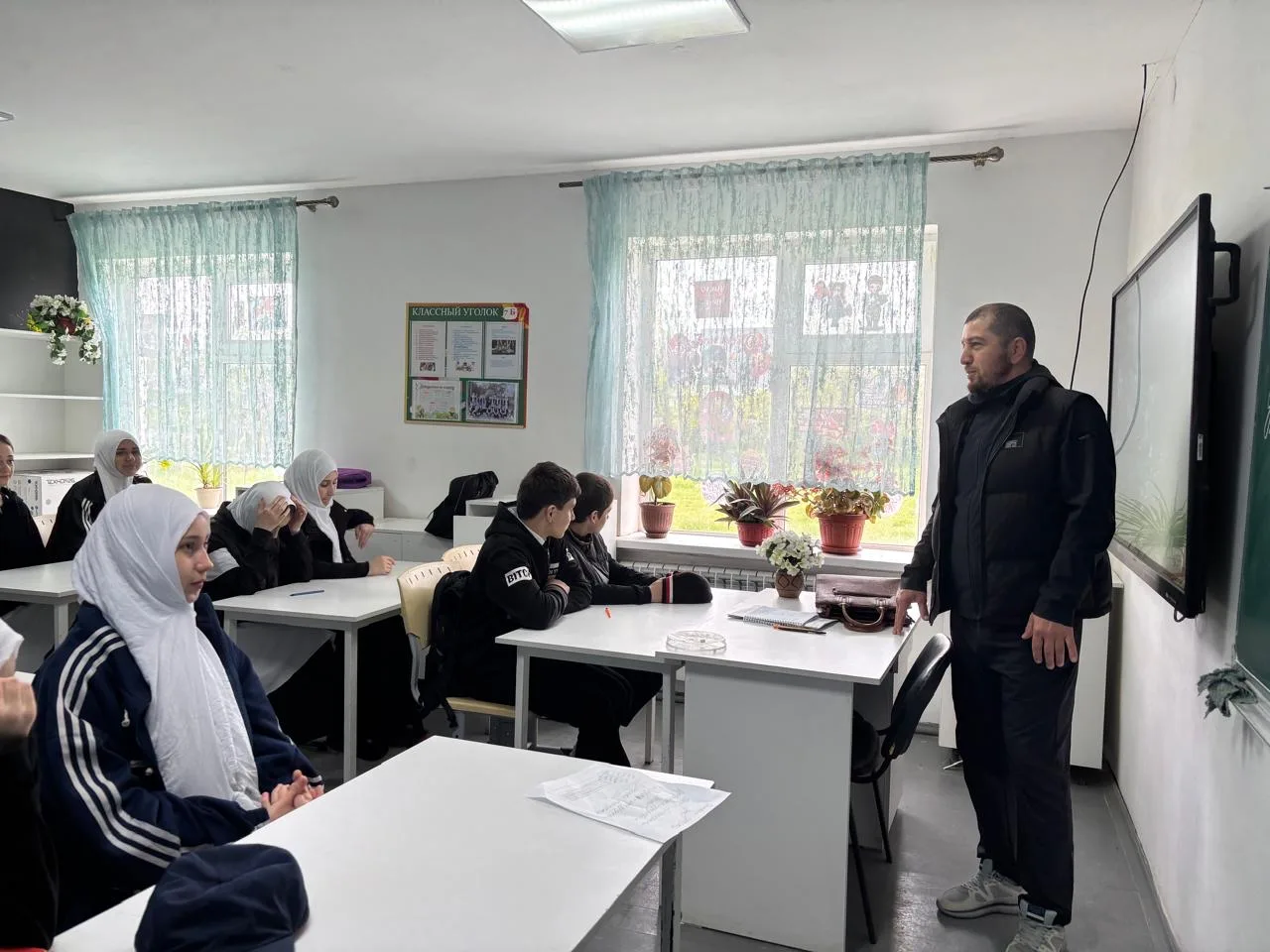 Беседа на тему «Со спортом дружить — здоровым быть»