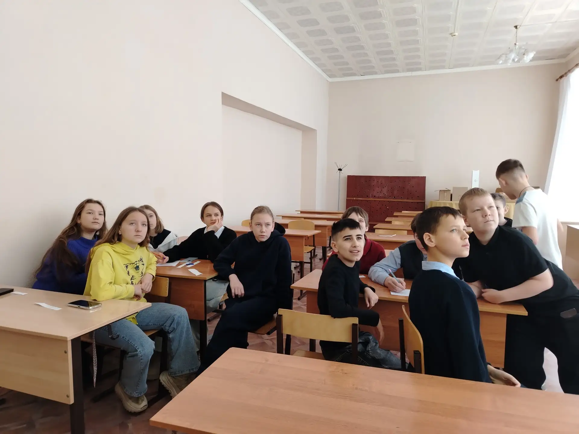 Познавательно-развлекательная программа «23+8».