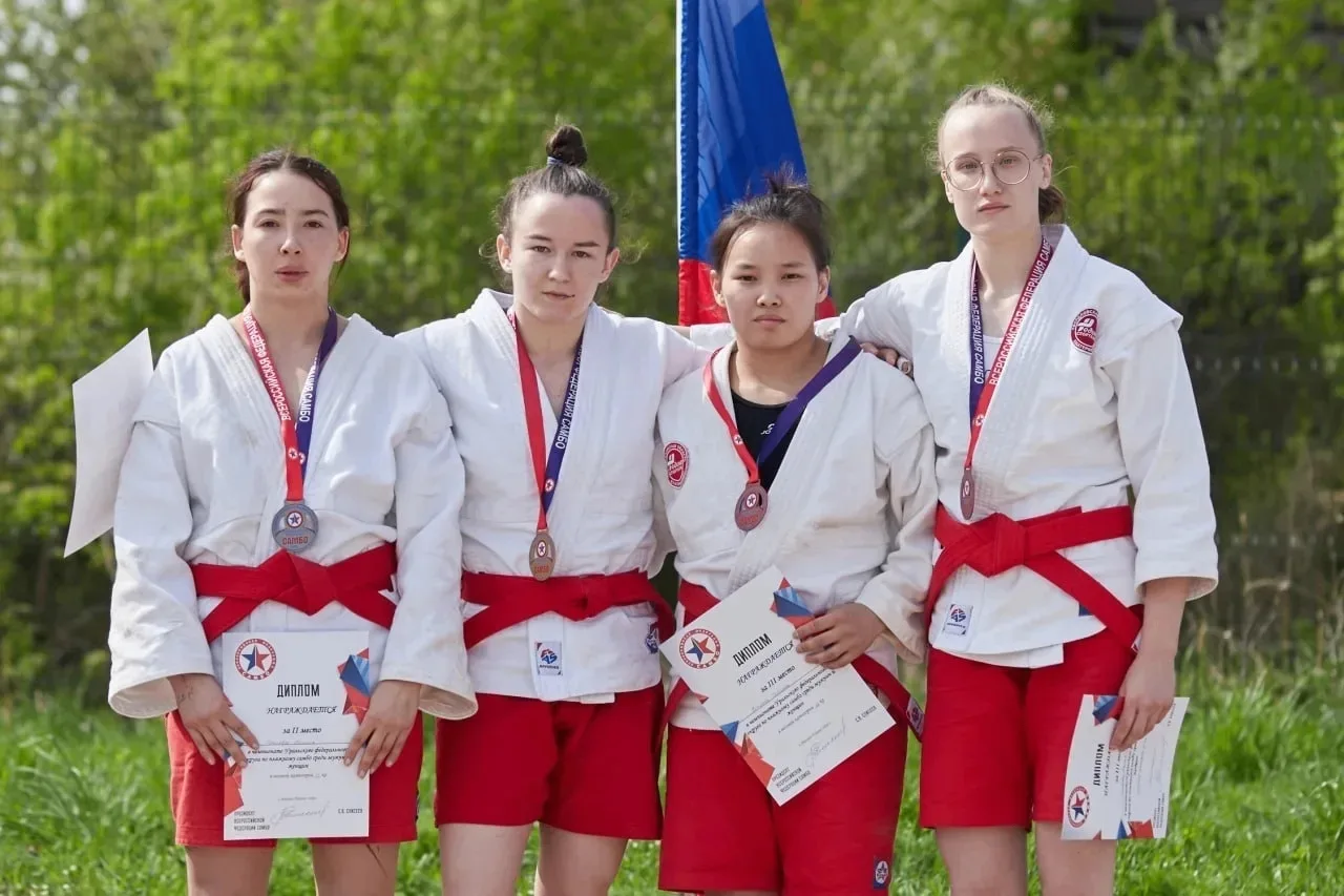 Студентка СибГУФК Валерия Ротару – победительница чемпионата УрФО по пляжному самбо 🥇  Чемпионат Ура