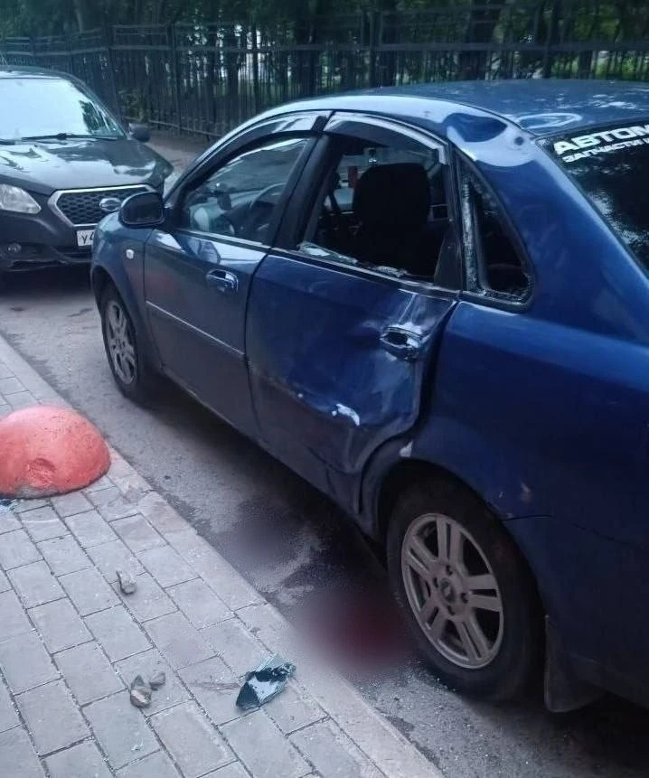 16-летний школьник из многодетной семьи выпал с общего балкона 27-го этажа в Уфе после получения дво