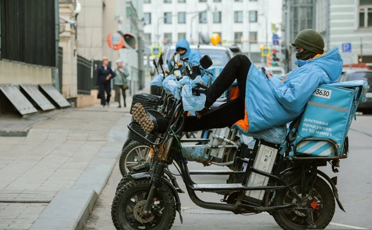 🚳 С 15 октября московские курьеры не смогут работать без сдачи ежегодного теста на зна...