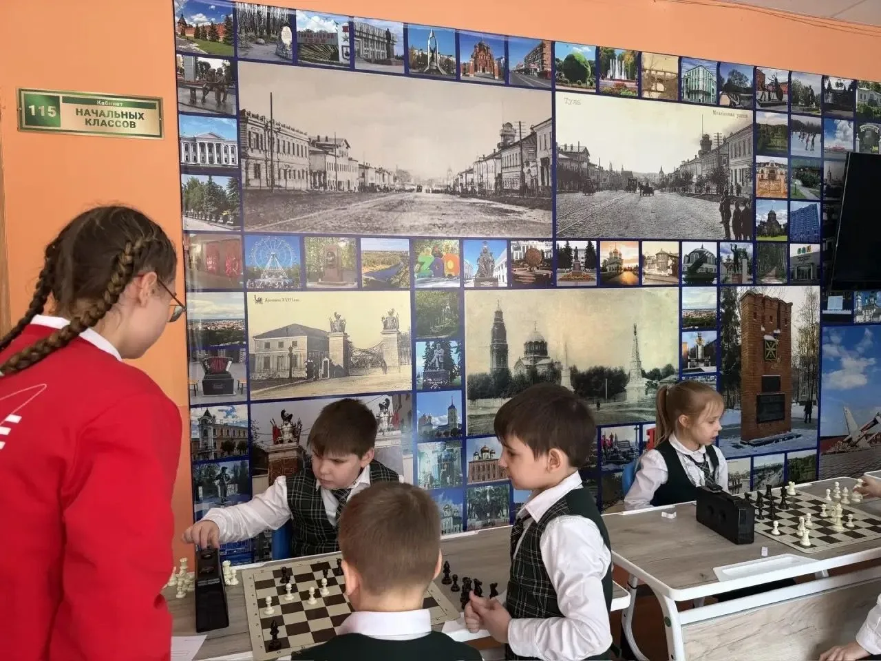 Вчера в нашем центре прошёл замечательный школьный турнир по шахматам среди первоклассников!  Детки 