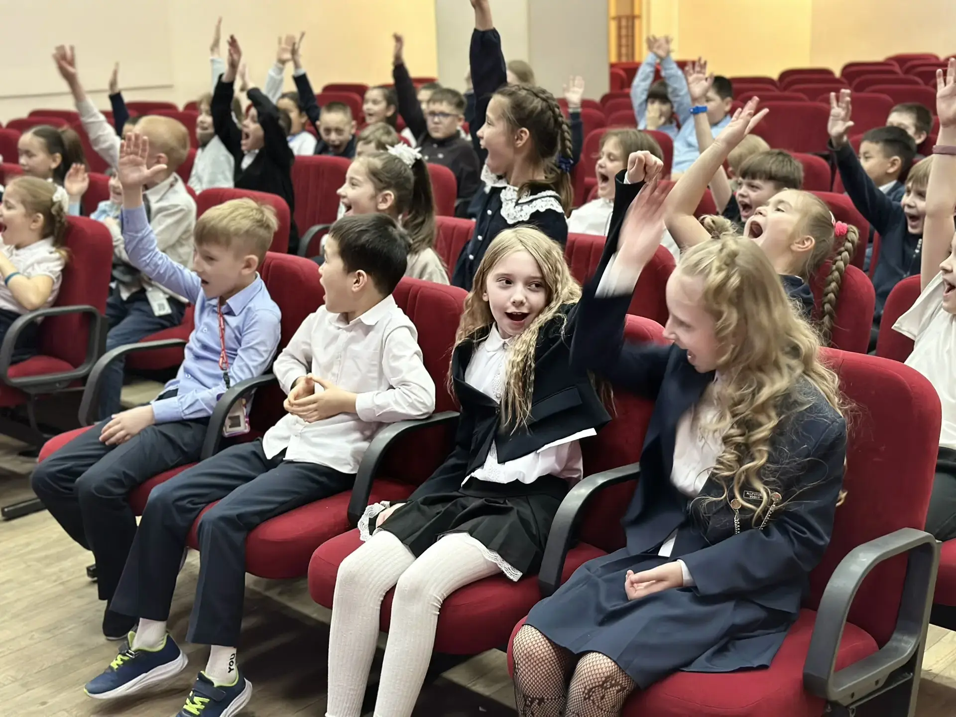 🤝 Знакомство с «Движением Первых»  🏫 В нашу школу приехали специалисты регионального отделения «Движ