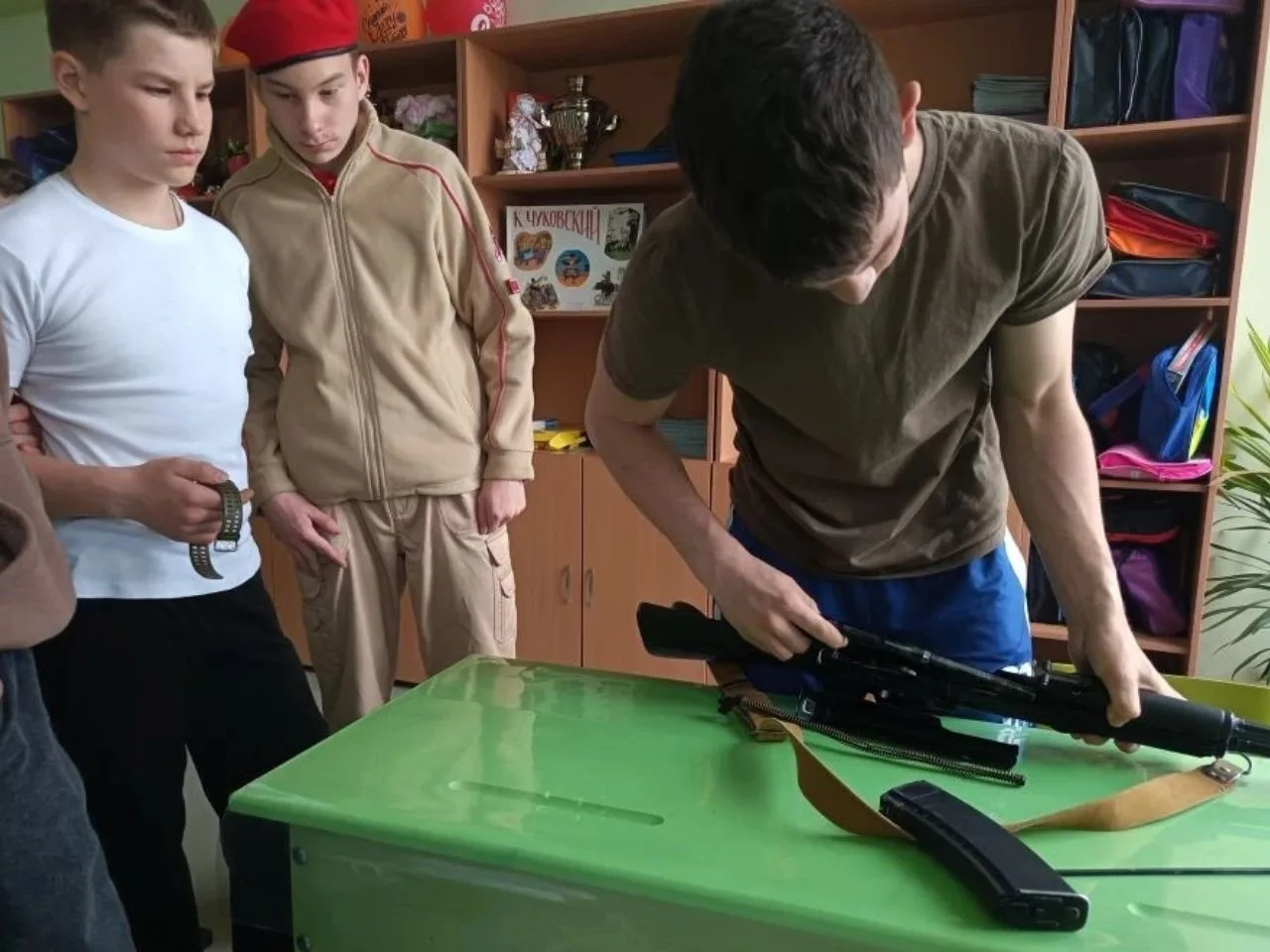 Юнармейцы принимают участие в Зарнице 2.0. Всероссийская военно-патриотическая игра проводится в кач
