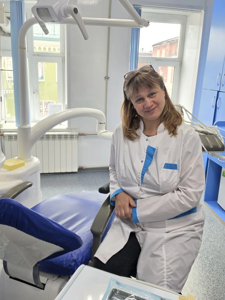 🦷 Зубной камень — главный враг дёсен

Это не просто «налёт».

Это твёрдые отложения, которые:
— тра