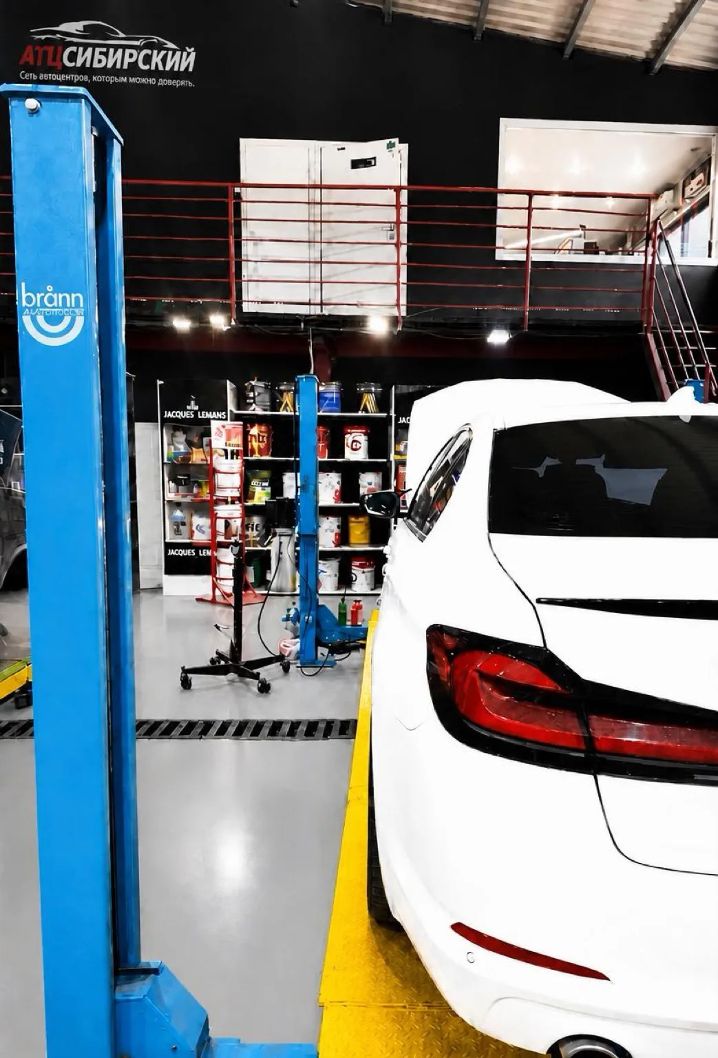 Опытные механики. Все мероприятия по замене сальника коленвала BMW 5 серия дизель выпол...