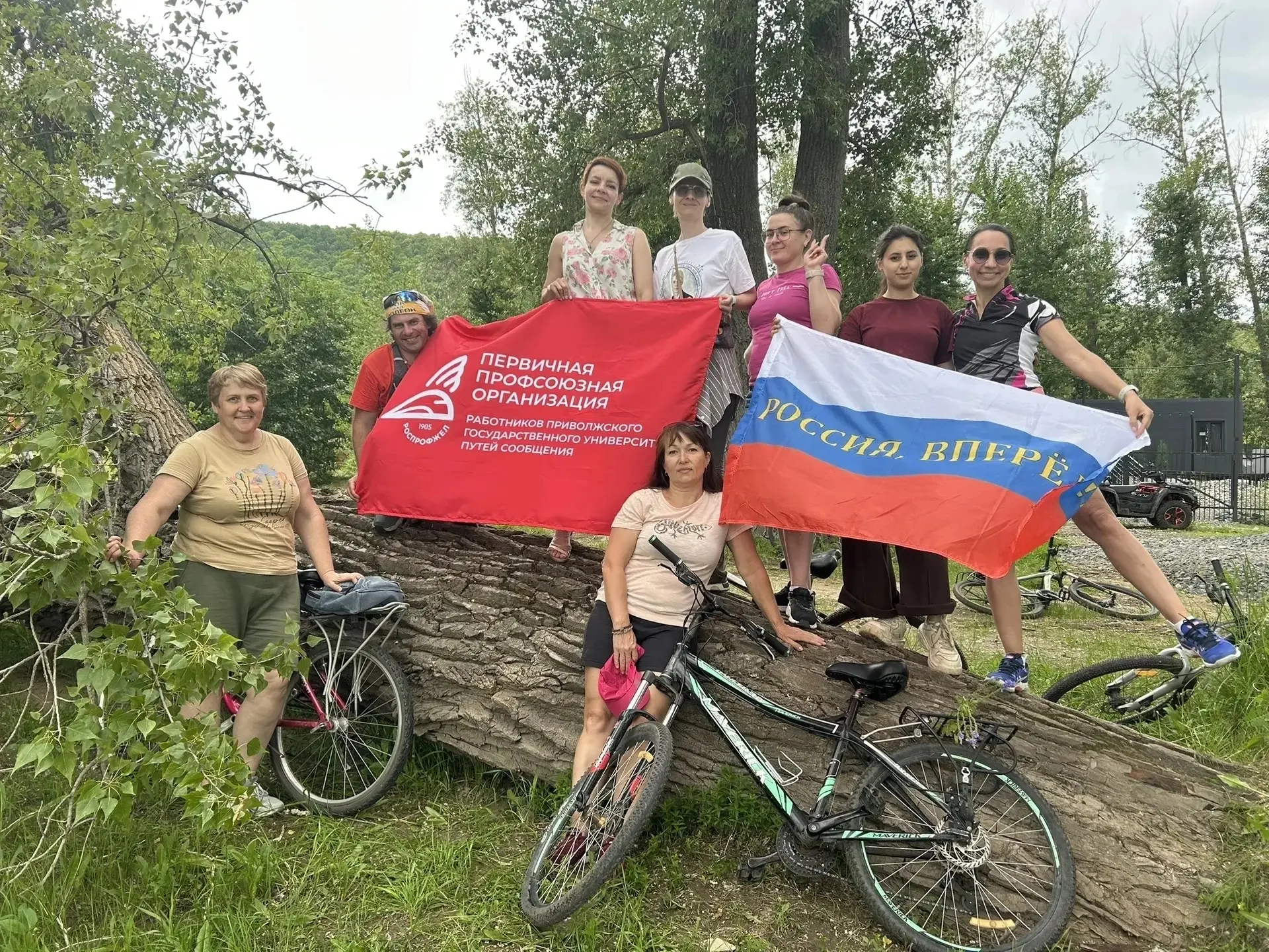 🚴 По родной стране на велосипеде

В минувшие выходные профсоюзная организация работников ПривГУПС о