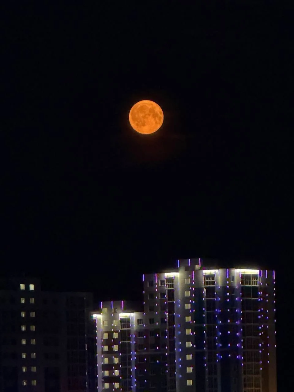 Сургутяне могут увидеть «Оленью Луну» 🌕 — июльское полнолуние, совпадающее с ростом рогов у оленей 