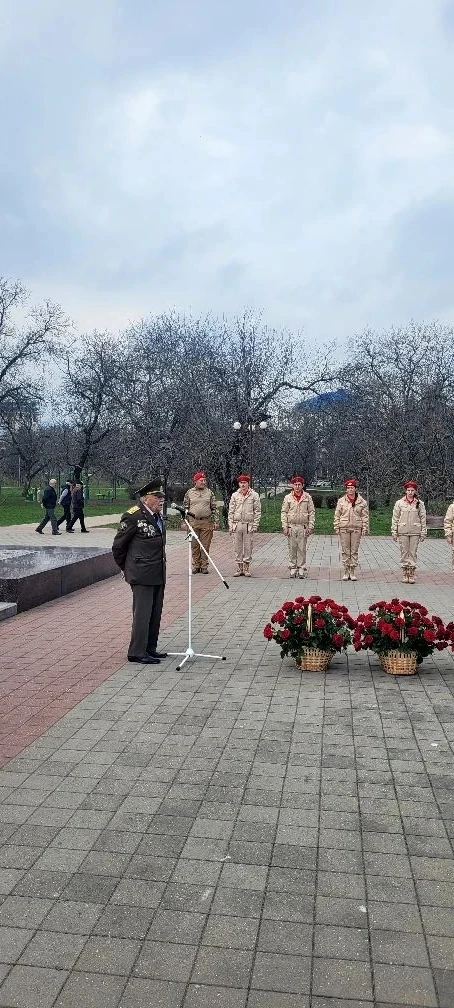 Нальчик помнит: Торжественный митинг в честь годовщины присвоения звания «Город воинской славы».  В 