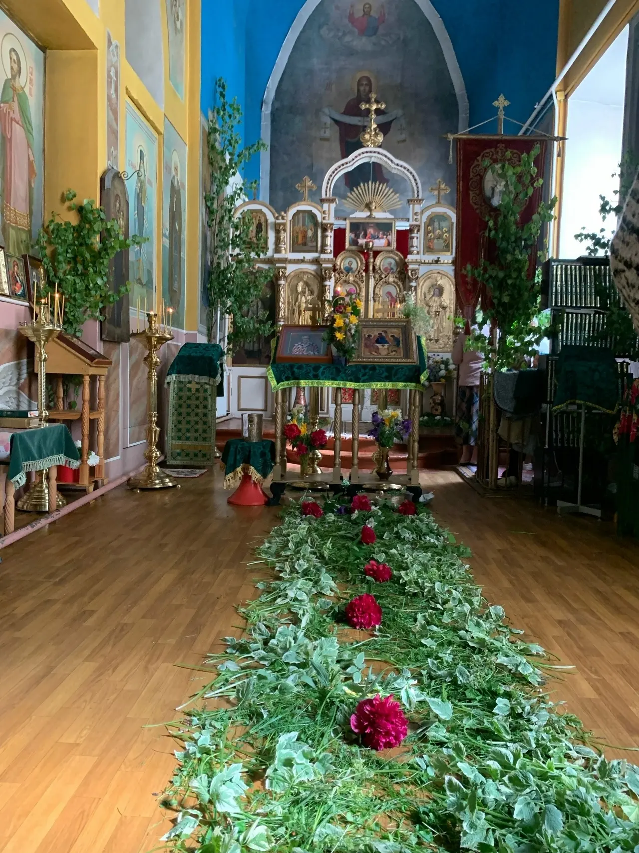 Святая Пятидесятница и День Святого Духа в храме Рождества Пресвятой Богородицы