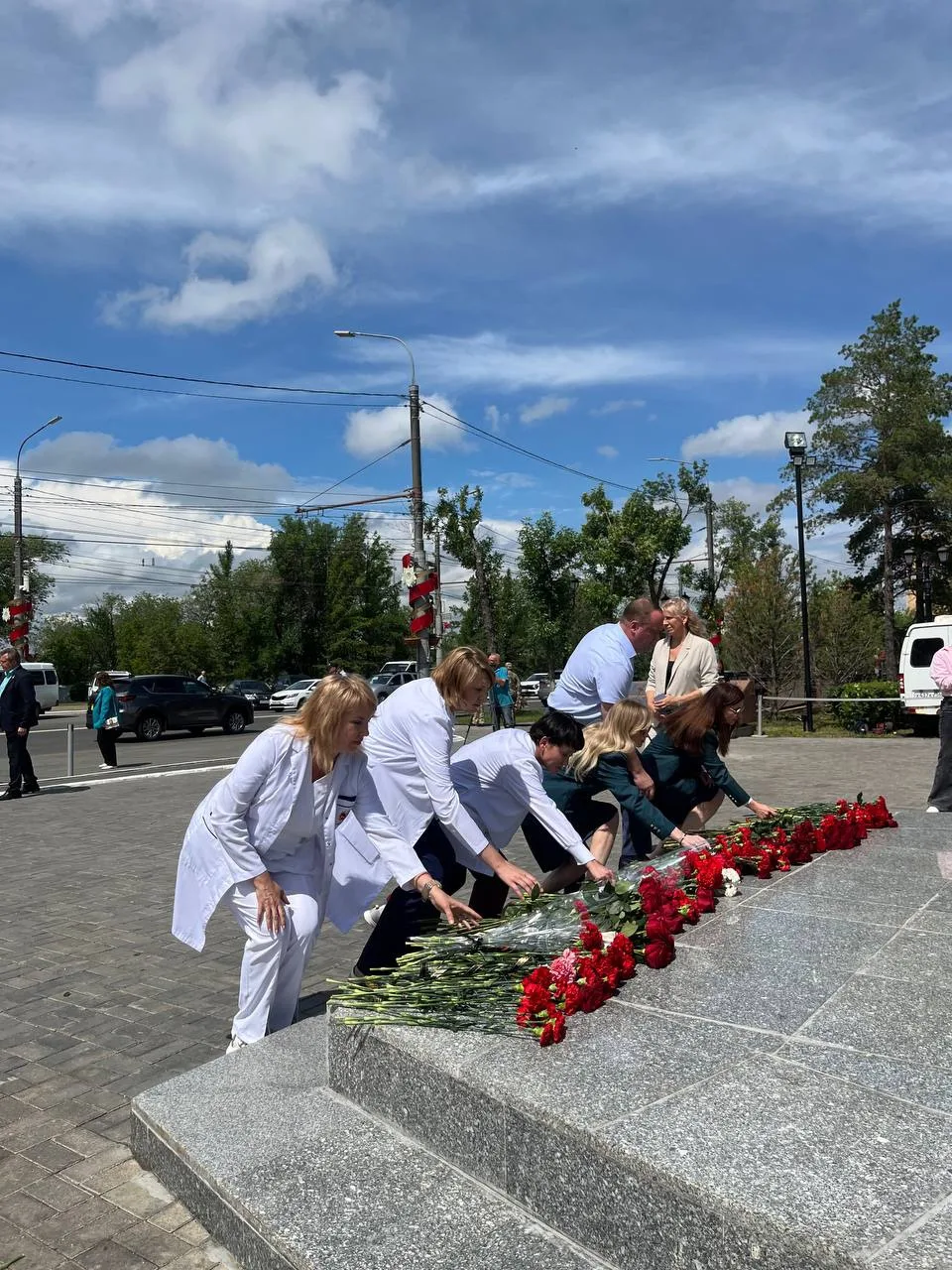 Сегодня, в День памяти и скорби, коллектив Оренбургской областной больницы им. В.И. Войнова  почтил 