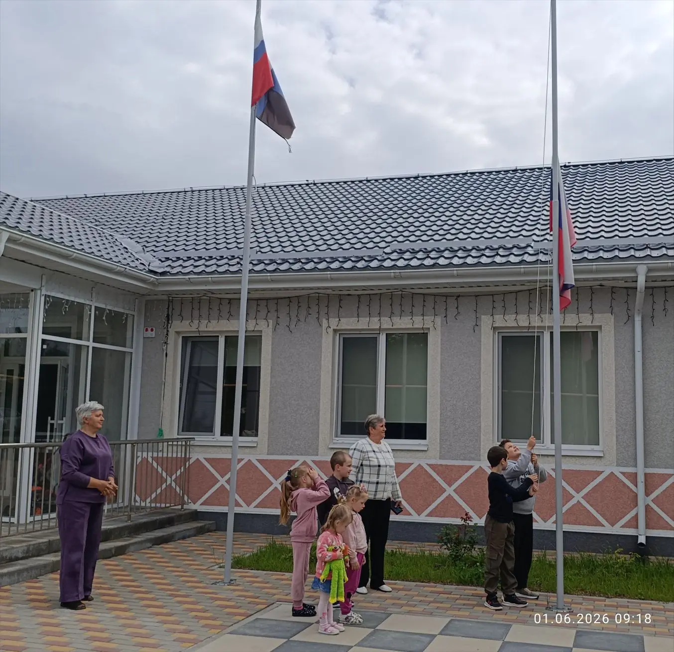 1 июня в нашей школе начал свою работу пришкольный лагерь «🌈Радуга 🌈». С самого утра ...