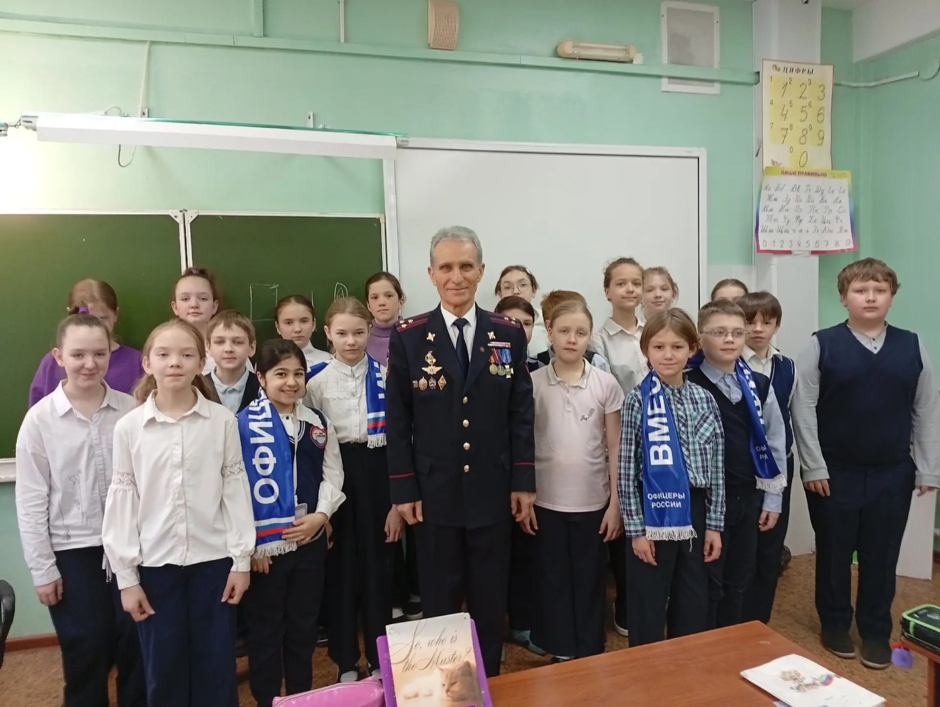 ✔️18 апреля в 4-ых классах прошла встреча с замечательным человеком, Крджаняном Хачиком Семеновичем 