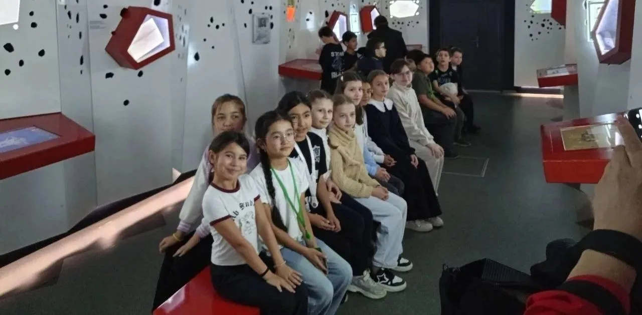 🚀 Ученики школы № 1694 попробовали себя в роли космонавтов