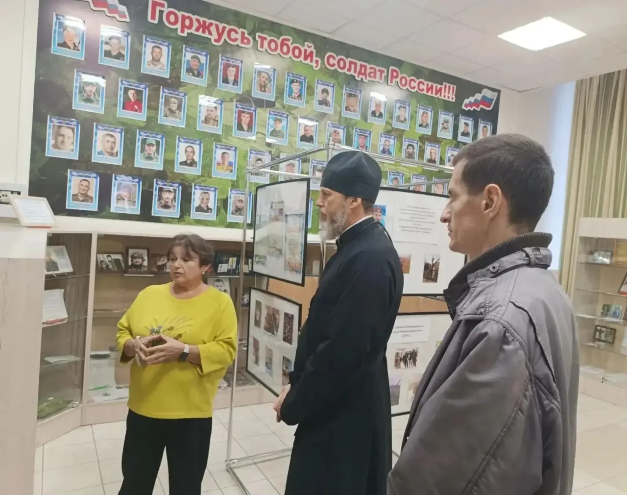 Епископ Варнава посетил архив Карасукского округа