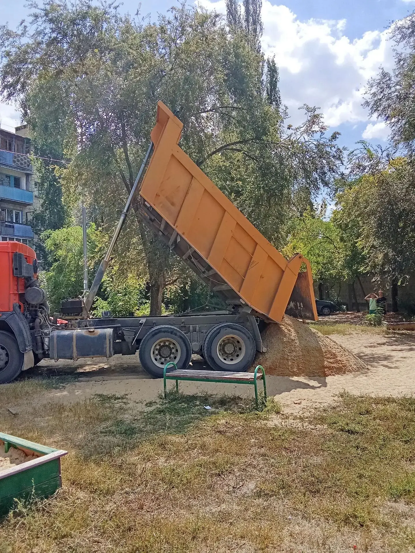 пер.Демократический 3 завоз песка