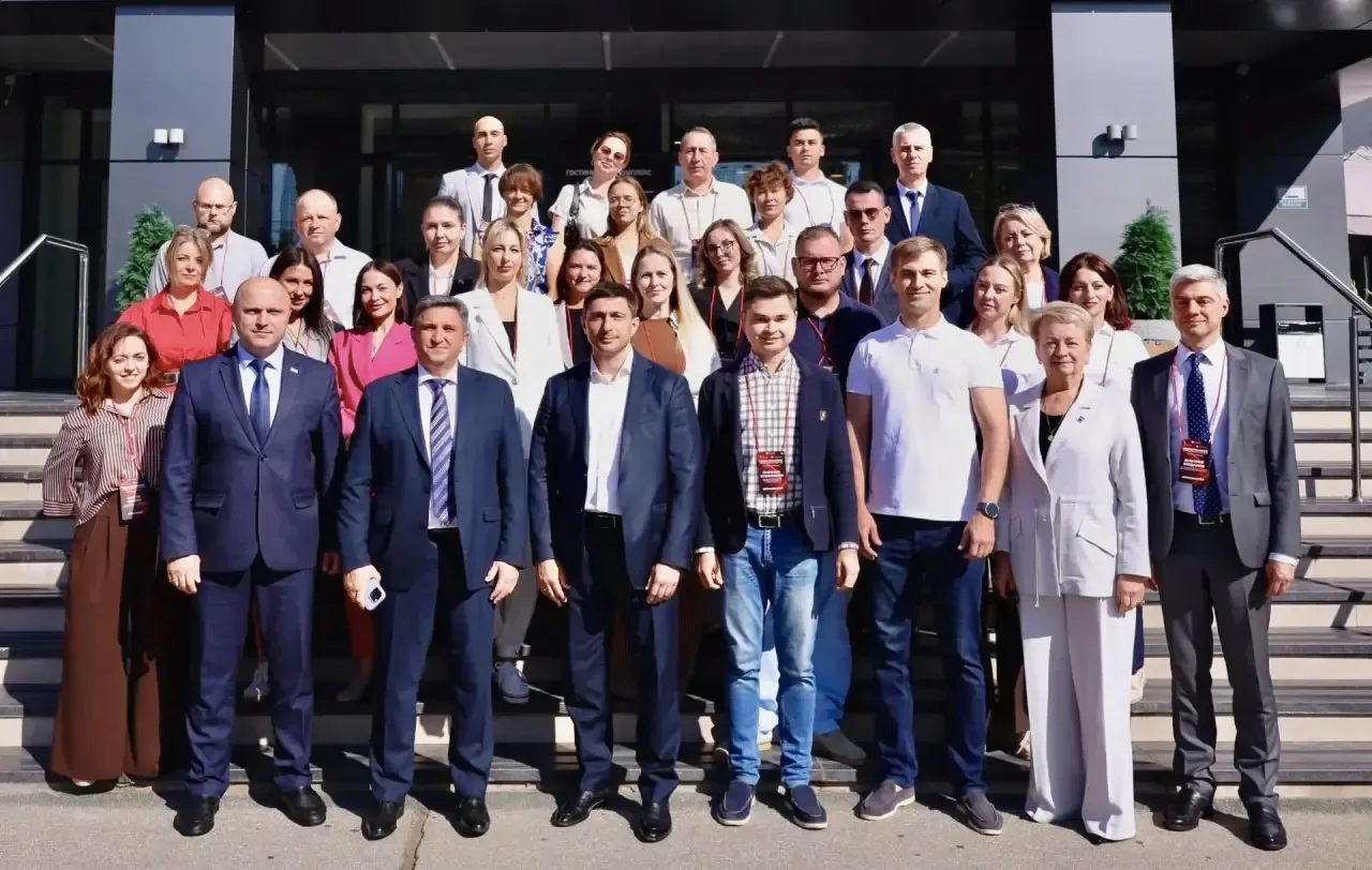 🎓 «Школа сопровожденцев»: практика, обмен опытом и новые идеи