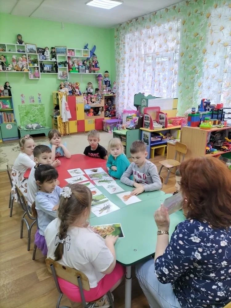 В рамках тематической недели " Насекомые и пауки" в старшей группе "Ромашки" СП "Улыбка" прошло инте