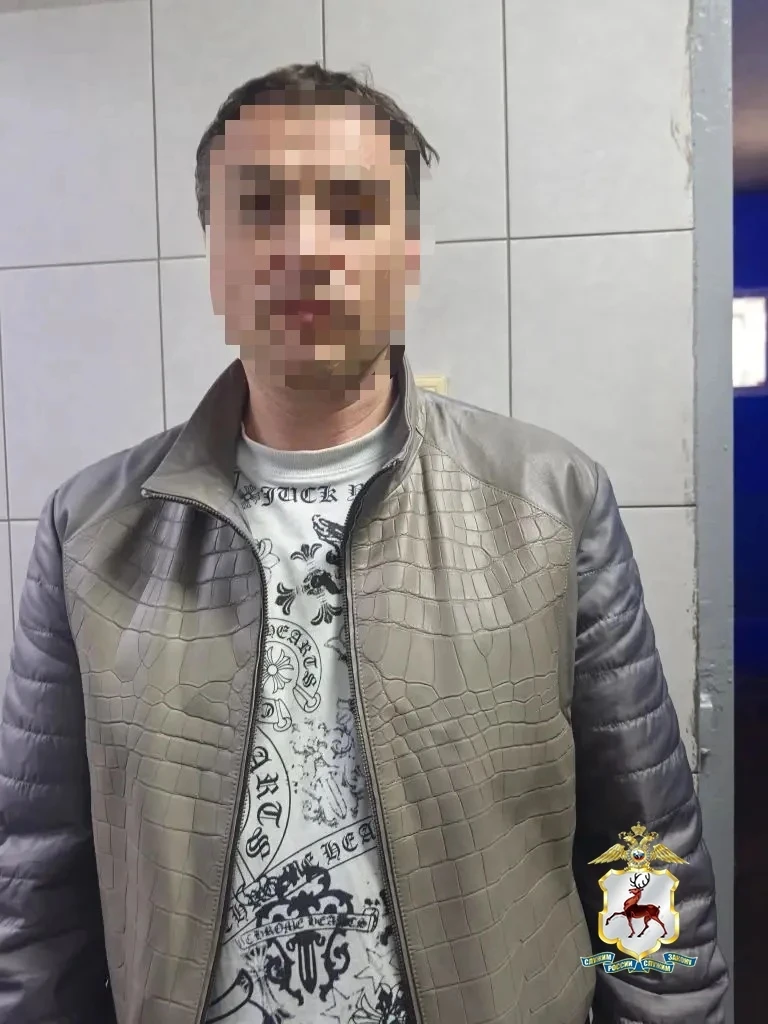 В Нижнем Новгороде полицейские задержали мужчину с крупной партией «синтетики»
 
Во время ночного па