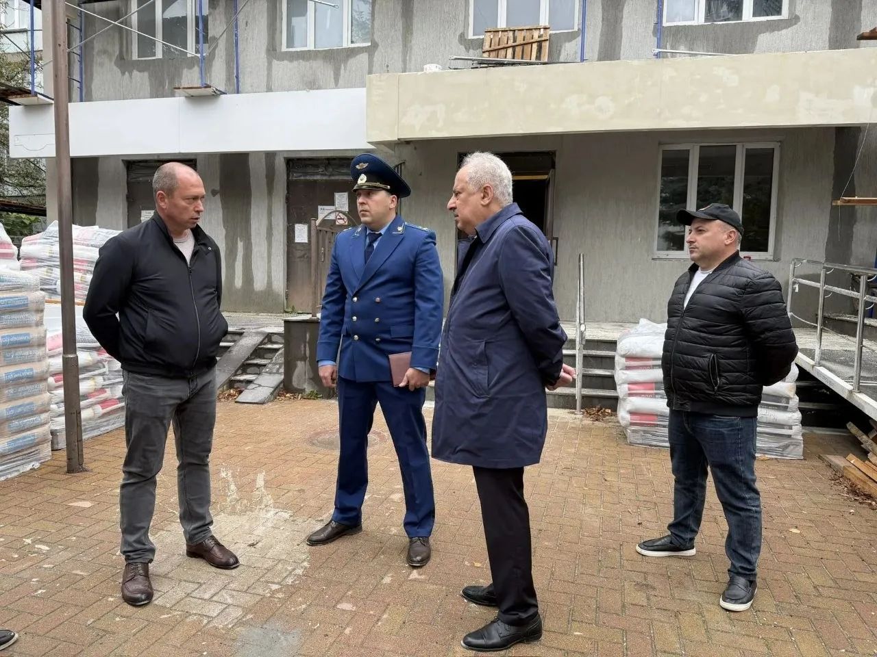 Прокуратура Пятигорска проверила ход капремонта поликлиники ГБУЗ СК «Пятигорская городс...