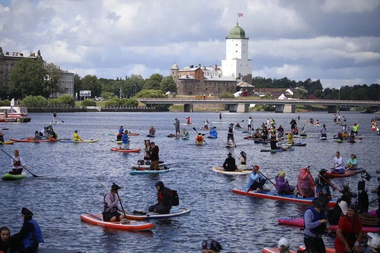 🏴‍☠️ SUP-фестиваль «Пиратская гавань» в Выборге — карнавальный заплыв, конкурсы и пира...
