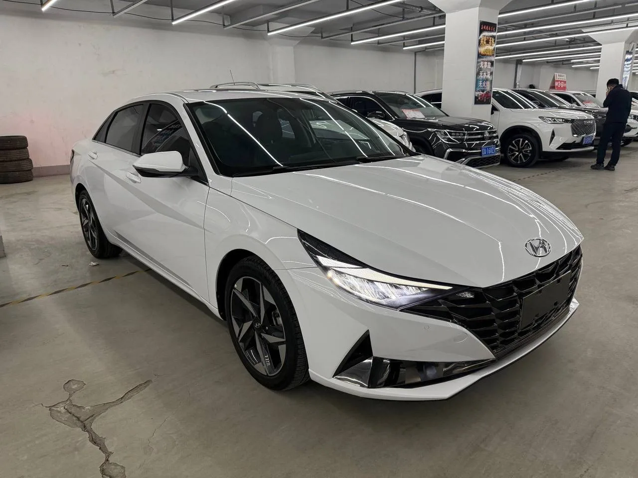 🌟 Hyundai Elantra - да, дороже. Но лучше переплатить, чем мучиться с Вестой и её «сюрп...