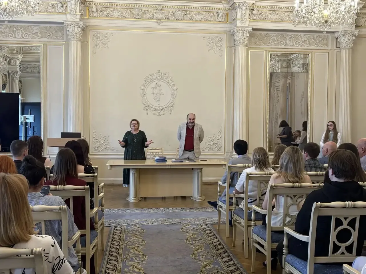 👩‍🎓🧑‍🎓10 июня в Белом зале Дома на Дворцовой состоялась церемония вручения дипломов выпускникам 