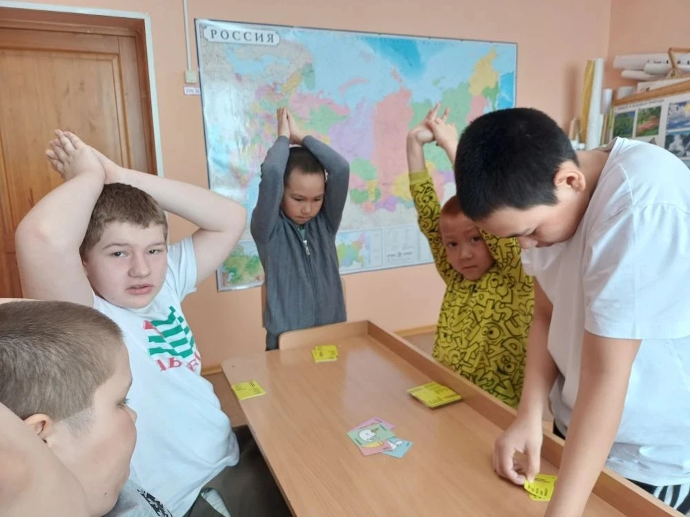 Каникулы продолжаются. 2 апреля обучающиеся увлекательно провели время играя в настольн...
