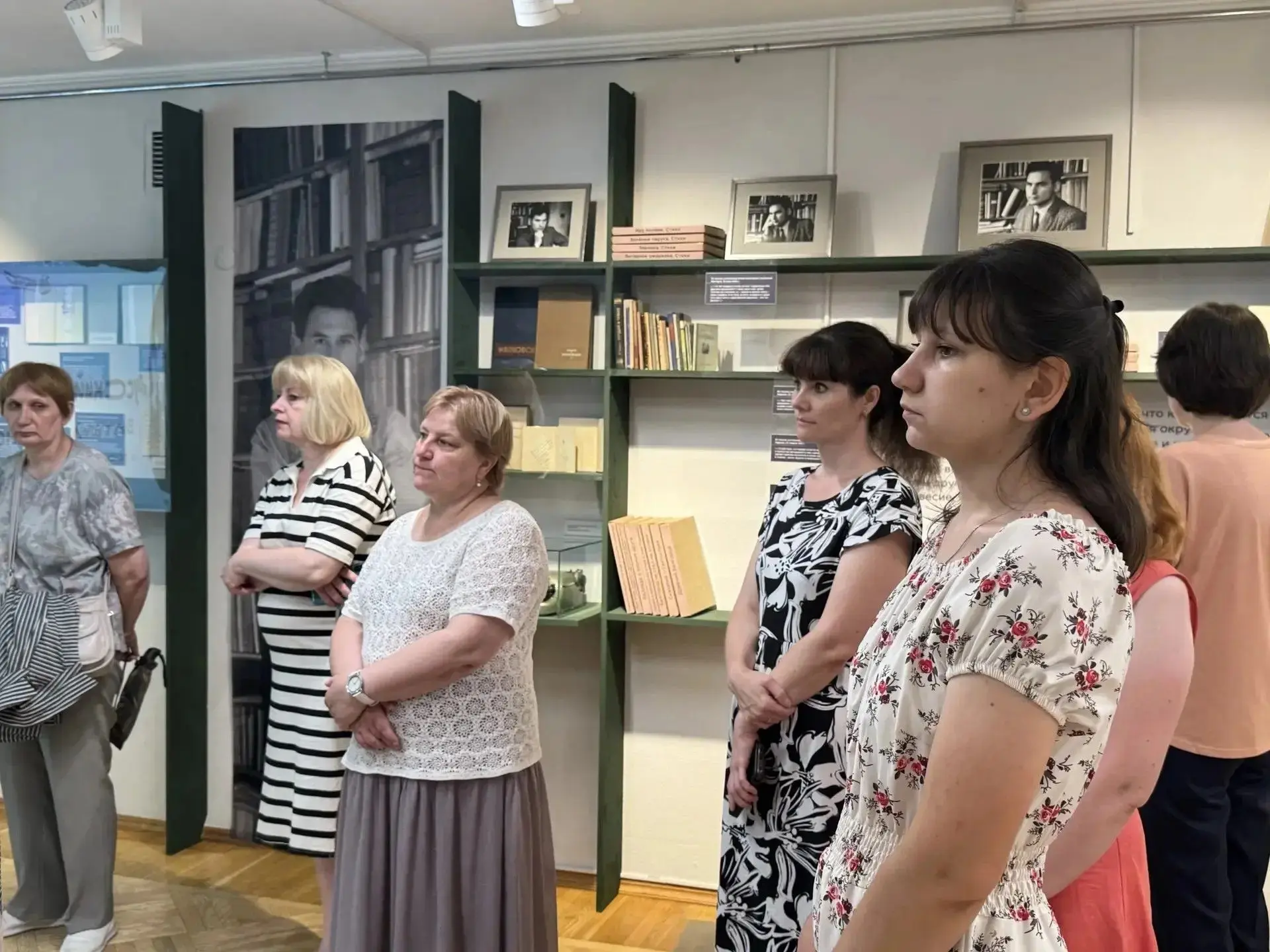 Сегодня в Белгородском государственном литературном музее состоялась экскурсия по выставке «Русский 