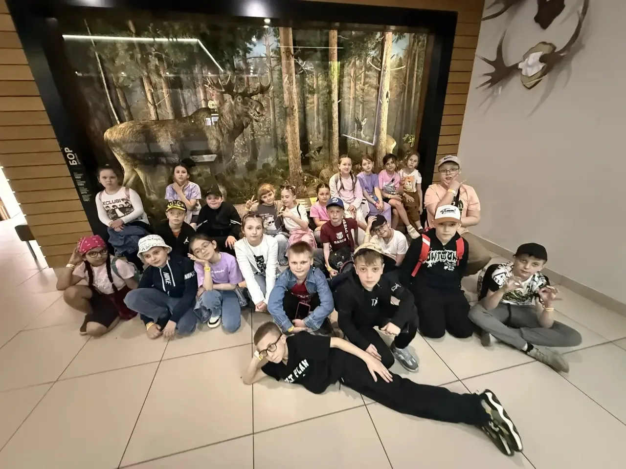 🌳 В гости к природе 🦌  5 мая ученики 3 «Ж» класса совершили увлекательное путешествие в мир дикой пр