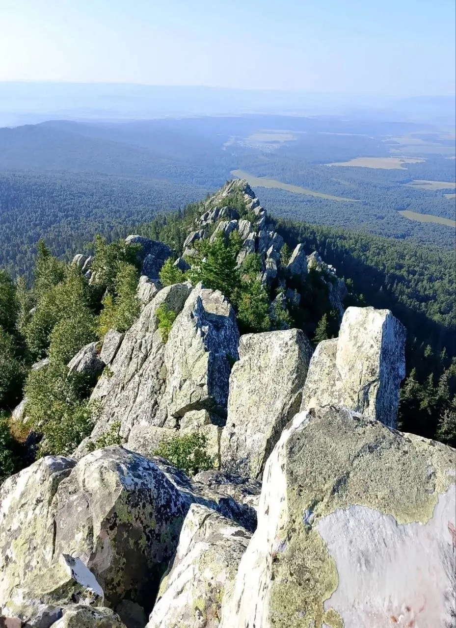 ⛰️ Какая красота! В Белорецком районе расположены три вершины Малиновой, высотой 914, 9...