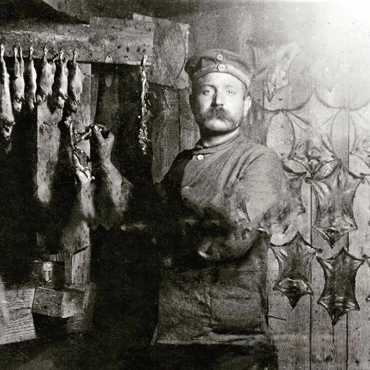 Война - это мерзкое занятие, а Первая мировая видимо еще и нудное. На этой фотографии с...