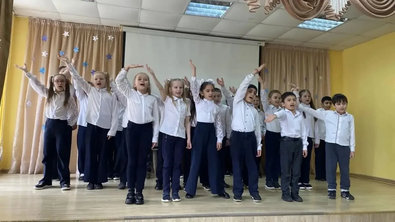 🚀 КОСМИЧЕСКИЙ ХОР  ✨ В апреле в нашей школе прошёл яркий и вдохновляющий конкурс «Космический хор». 