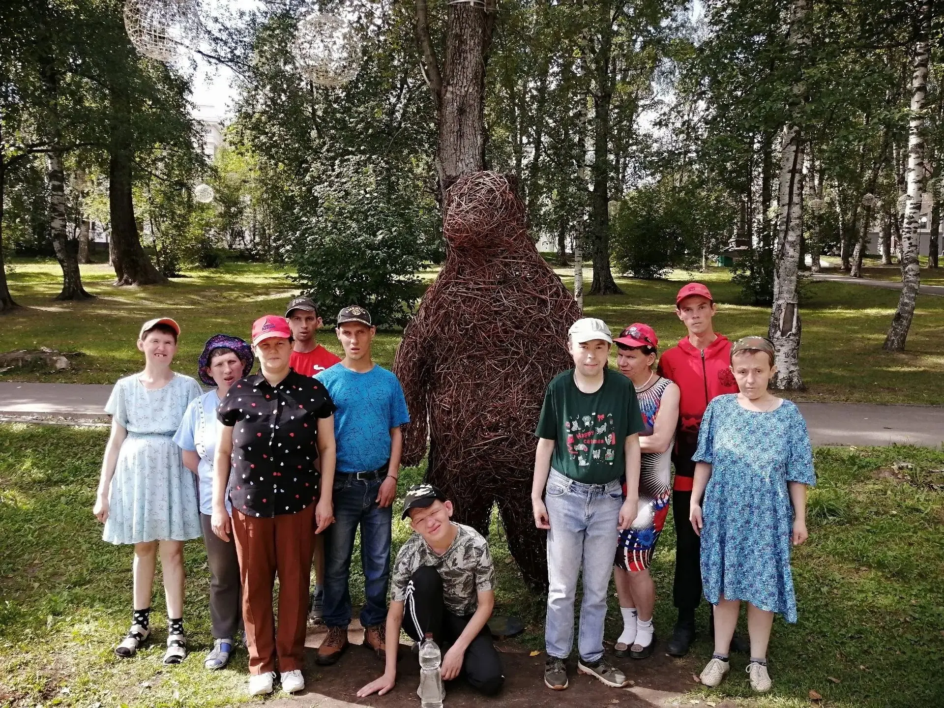 Солнце, мяч и отличная компания: наш день в Кировском парке! ☀️