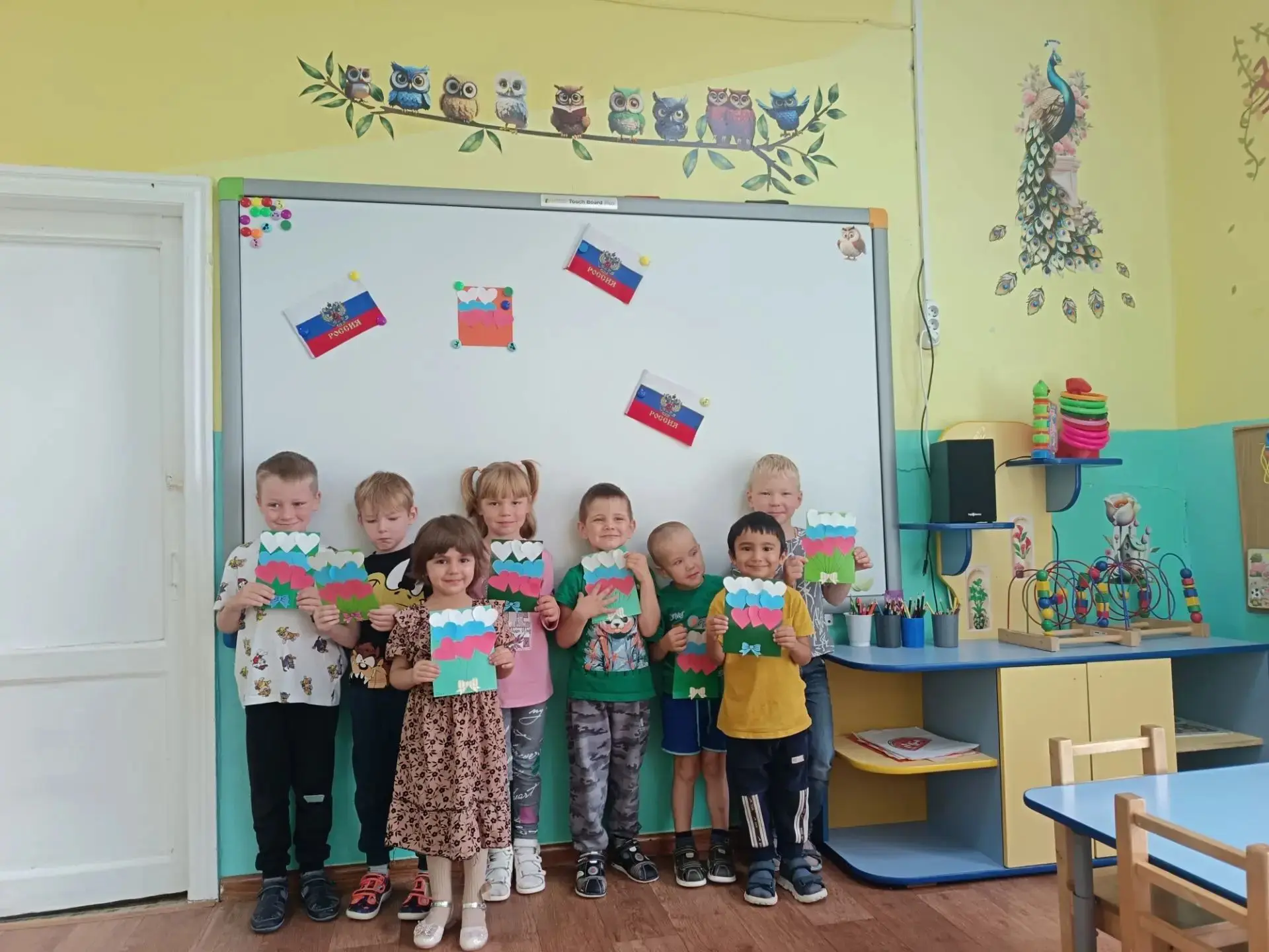 День флага РФ в детском саду: творчество и гордость!