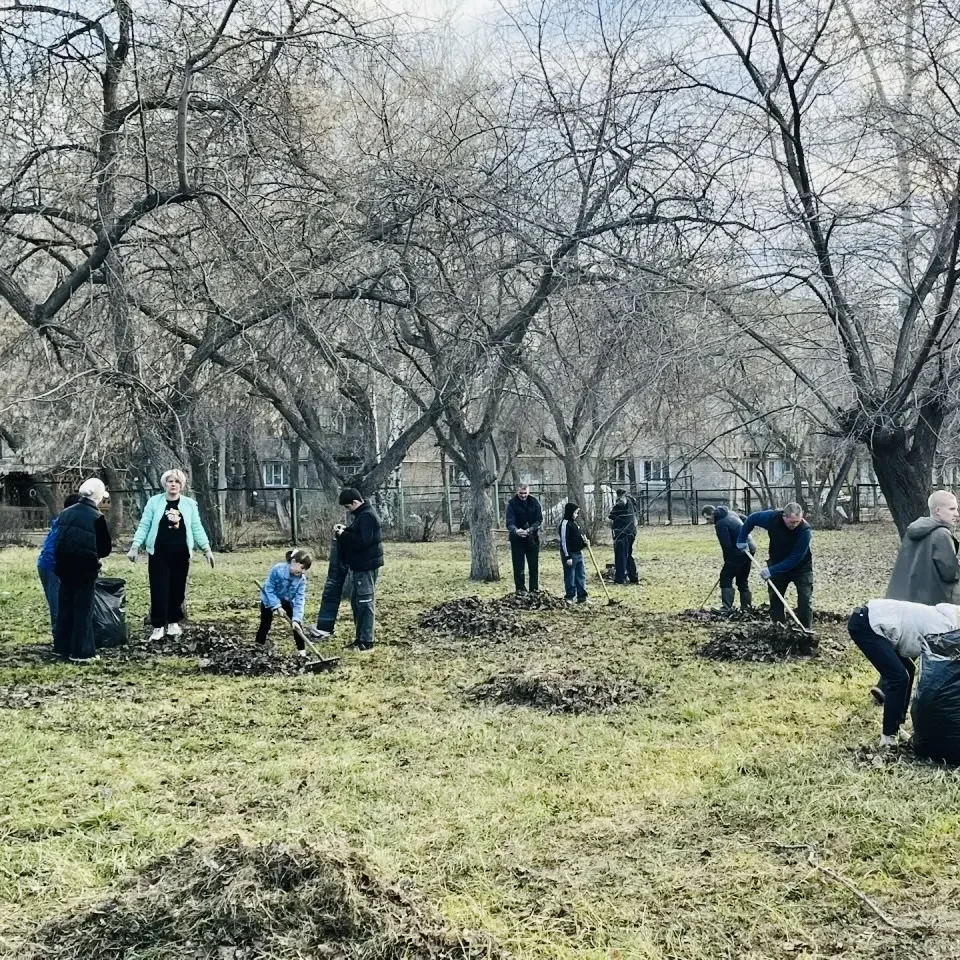🧹Маленькие герои большого дела!  🤗Наши младшие лицеисты участвуют во Всероссийской акции «Зеленая ве