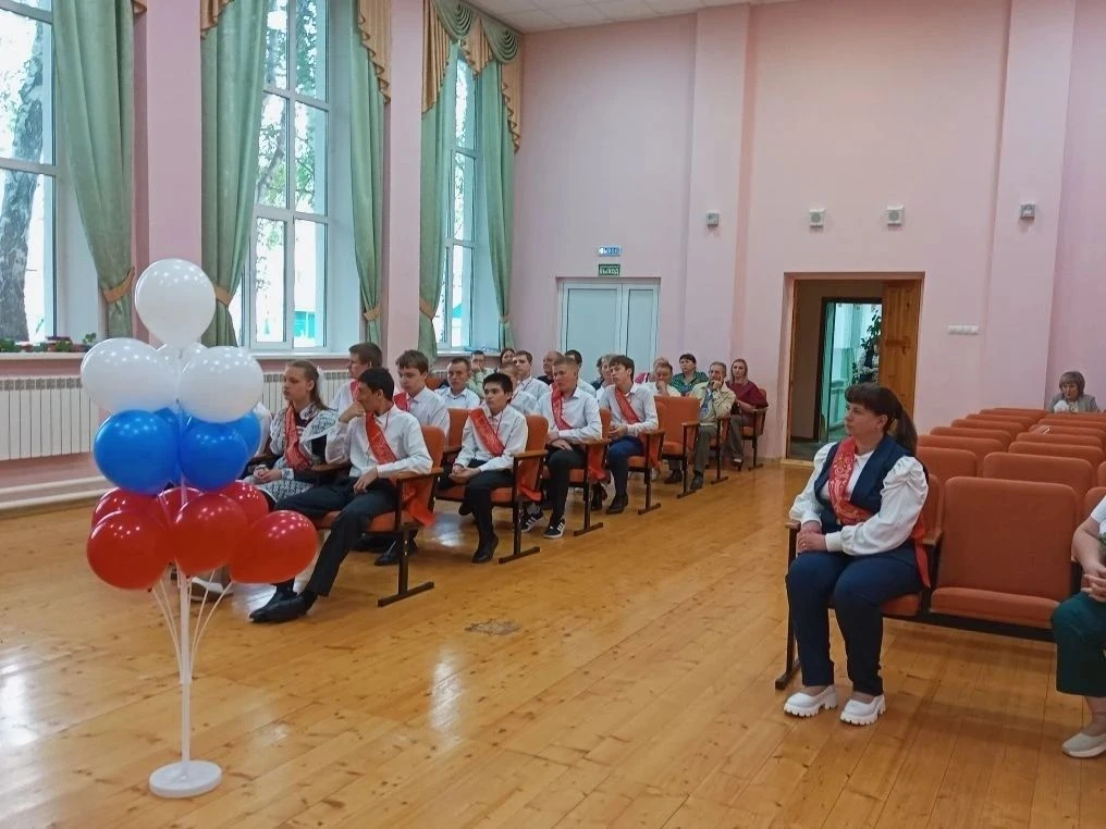 26 мая в школе-интернате состоялось вручение свидетельств об окончании школы-интерната ...