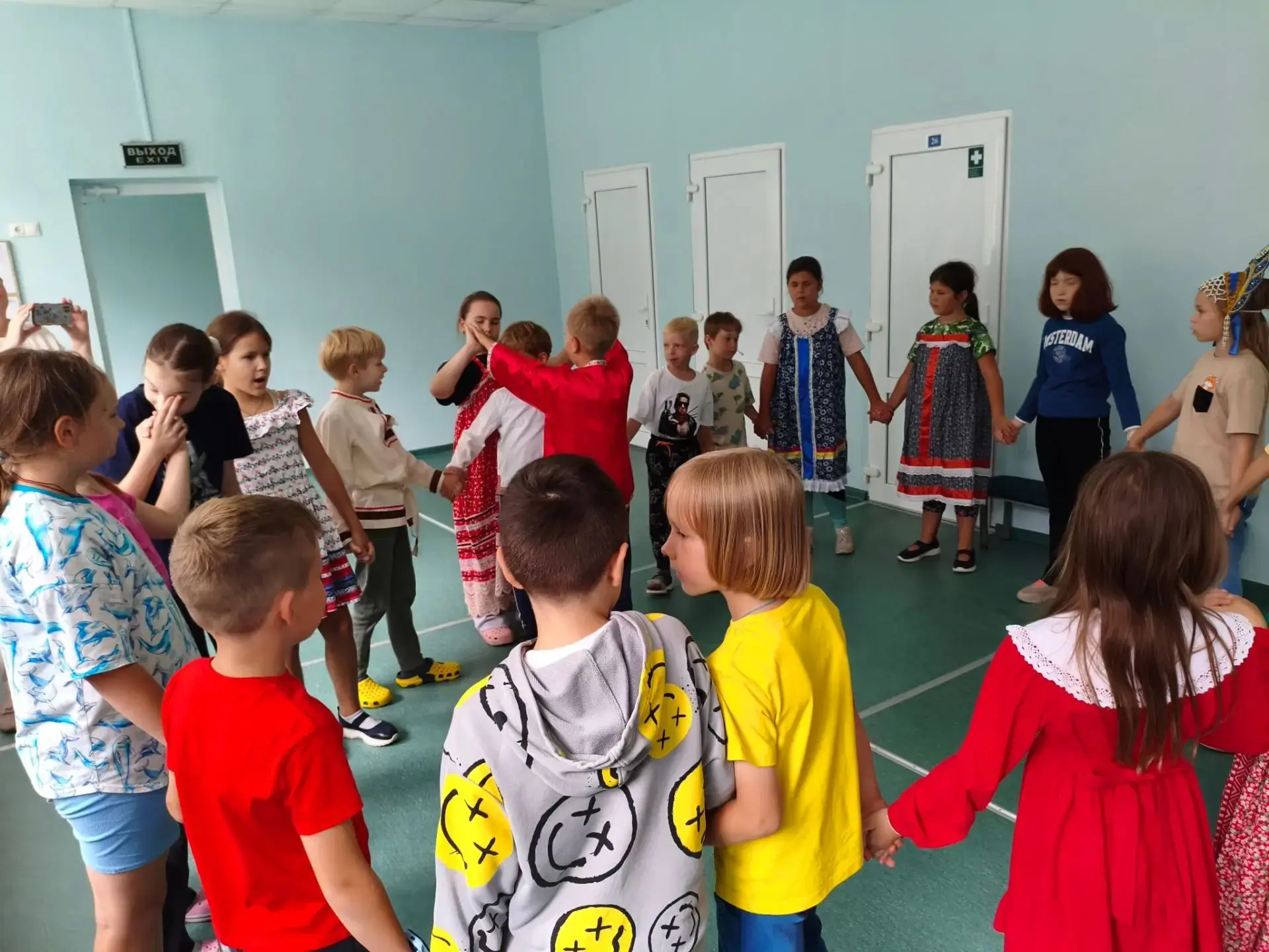 На летней досуговой площадке "Отдыхаем на отлично!" МАУ ДО "Центр Гармония" - день наро...
