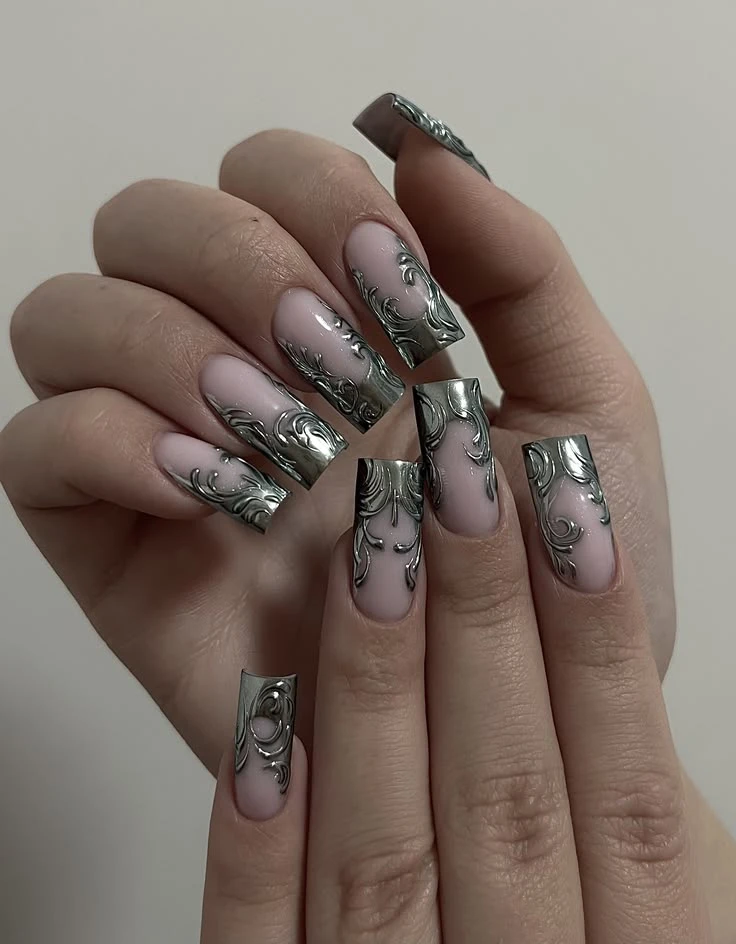 𝖘 𝖎 𝖑 𝖛 𝖊 𝖗