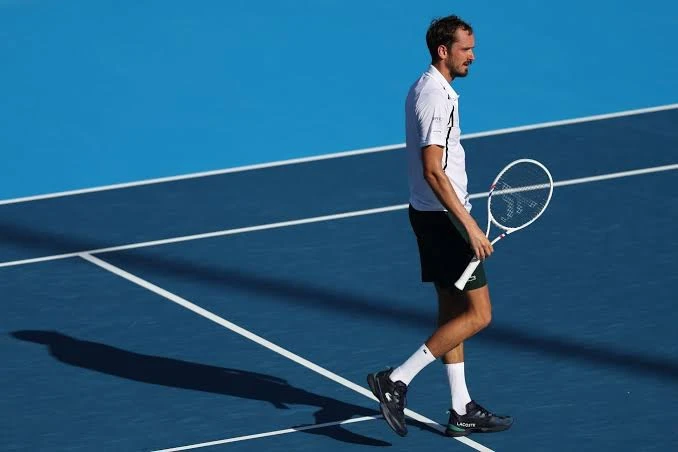 Даниил Медведев проиграл Фрэнсису Тиафо в 1/8 финала US OPEN 🤬