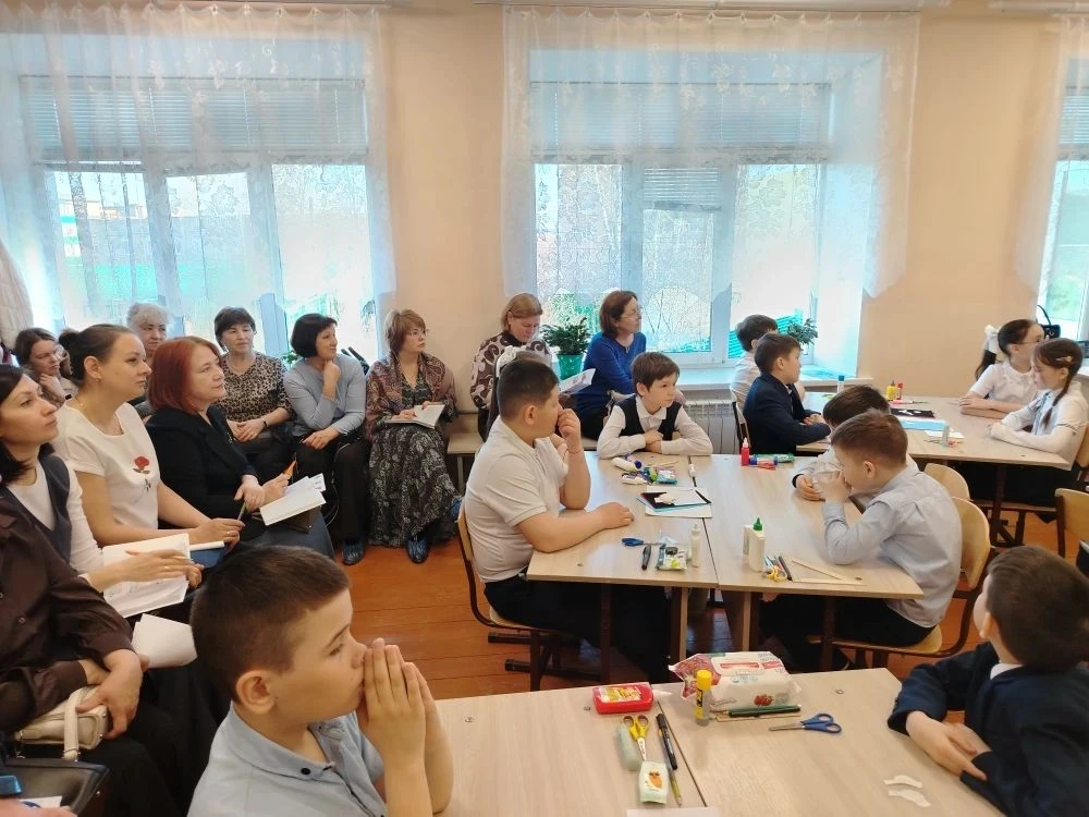 15 апреля на базе школы прошел семинар учителей труда(технологии). Учителя  Султанова З...