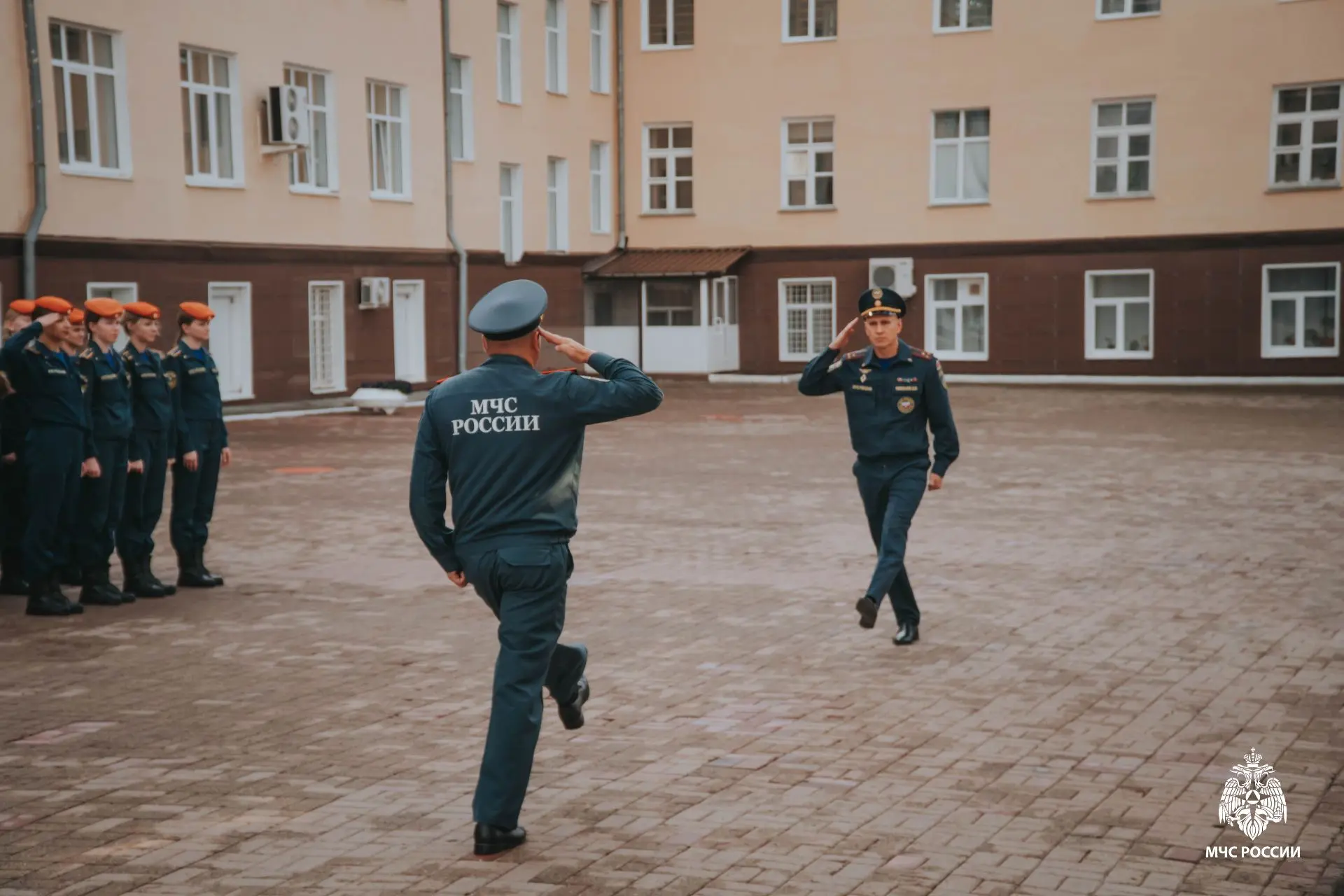 🎉В институте отметили День Государственного флага Российской Федерации